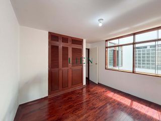 Foto 21 de Ideal para empresa y/o oficinas administrativas – 3 Pisos – Zona Estratégica