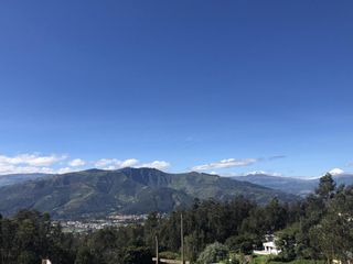 Foto 7 de Venta Casa a Estrenar 3 Dormitorios con increíble vista y jardín. Sector: Yanazarapata -Cumbayá. SC