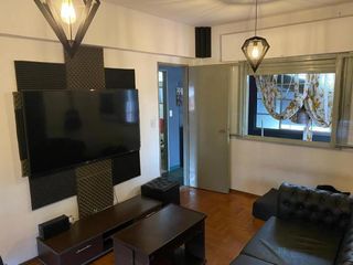 Foto 5 de Casa en Venta con Importante Local en esquina - Posibilidad renta y vivienda