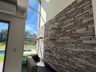 Foto 2 de Casa sobre lote de 1000m2 con costa al rio
