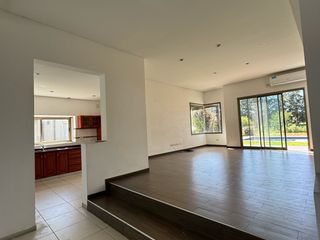 Foto 5 de Casa sobre lote de 1000m2 con costa al rio