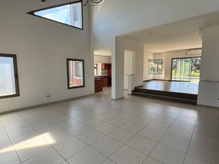 Foto 3 de Casa sobre lote de 1000m2 con costa al rio