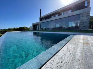 Foto 51 de Casa a la venta en  Costa Esmeralda, Barrio Residencial 1