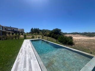 Foto 53 de Casa a la venta en  Costa Esmeralda, Barrio Residencial 1