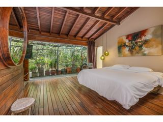 Foto 10 de Renta casa amoblada en Alto de Las Palmas con diseño artistico