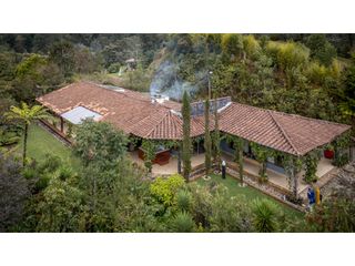 Foto 5 de Renta casa amoblada en Alto de Las Palmas con diseño artistico