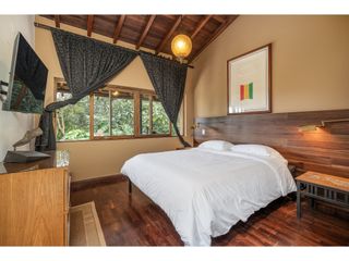 Foto 18 de Renta casa amoblada en Alto de Las Palmas con diseño artistico