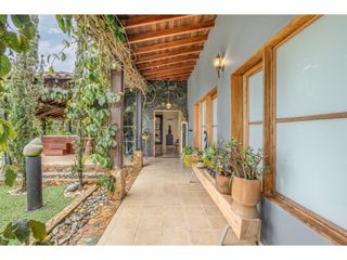 Foto 25 de Renta casa amoblada en Alto de Las Palmas con diseño artistico