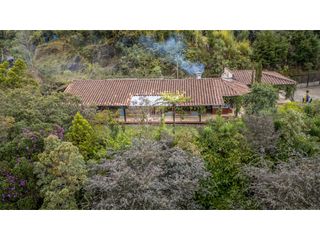 Foto 9 de Renta casa amoblada en Alto de Las Palmas con diseño artistico
