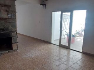 Foto 2 de Alquiler Casa 3 dormitorios patio garage en Guemes $910.000 finales.