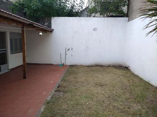 Foto 15 de Casa PH en alquiler en Lanus Este