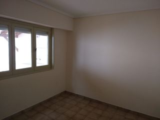 Foto 5 de Casa PH en alquiler en Lanus Este