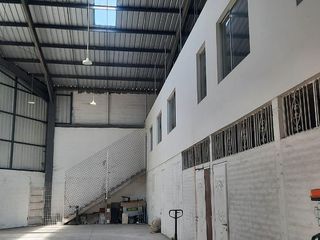 Foto 12 de ARRIENDO ESPECTACULAR GALPON INDUSTRIAL PIFO ALTURA  AL CUMBRERO 15 MTS.