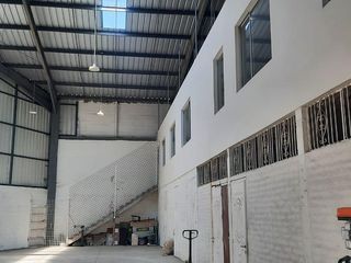 Foto 15 de ARRIENDO ESPECTACULAR GALPON INDUSTRIAL PIFO ALTURA  AL CUMBRERO 15 MTS.