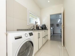 Foto 10 de Casa en  venta en La Comarca, 3 amplios dormitorios, piscina y parque