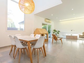 Foto 8 de Casa en  venta en La Comarca, 3 amplios dormitorios, piscina y parque