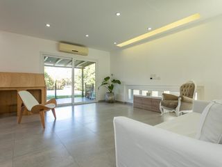 Foto 17 de Casa en  venta en La Comarca, 3 amplios dormitorios, piscina y parque