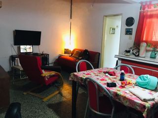 Foto 3 de VENTA DE CASA SOBRE LOTE PROPIO - LOMAS DE ZAMORA