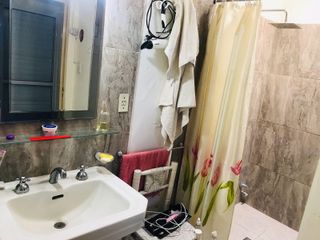 Foto 6 de VENTA DE CASA SOBRE LOTE PROPIO - LOMAS DE ZAMORA