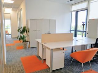 Foto 7 de Alquiler OFICINA amoblada en Complejo Al Rio, 217m2 - 2 Cocheras ESTRENELA