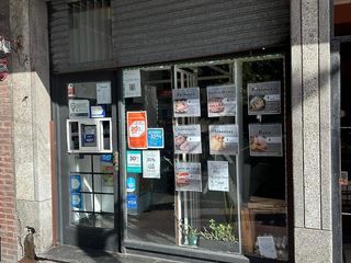 Foto 2 de Local en venta Av Juan B Justo