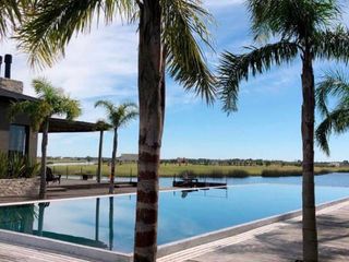 Foto 1 de Casa al río en El Naudir, Aguas Privadas.Escobar