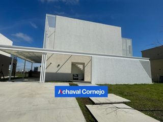 Foto 2 de Casa en  venta - 4 dormitorios y pileta. Barrio Riberas