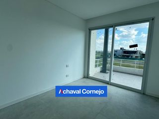Foto 21 de Casa en  venta - 4 dormitorios y pileta. Barrio Riberas