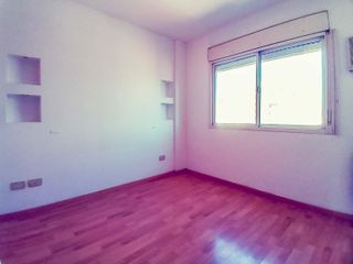 Foto 5 de ALQUILER - Departamento de 2 dormitorios con balcón, Centro, Rosario.
