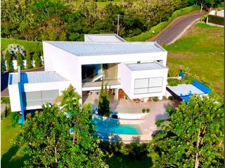 Foto 1 de Casa Campestre / Arquitectura y diseño
