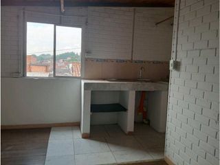 Foto 2 de Se arrienda apartaestudio