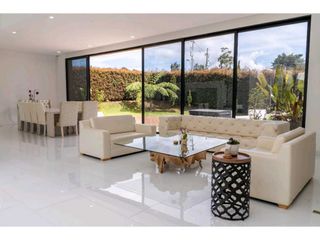Foto 4 de HERMOSA CASA EN EL POBLADO SECTOR ALTO DE LAS PALMAS