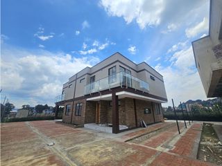 Foto 1 de SE VENDE CASA EN COTA VEREDA LA MOYA - CAMELLON STA ROSALIA