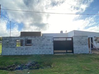 Foto 2 de Casa a estrenar 2 dormitorios en Barrio La Raquela. Apto credito!