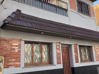 Foto 1 de PH de 3 ambientes con Terraza Con Parrilla - Wilde
