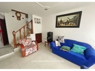 Foto 2 de VENDO HERMOSA CASA EN VILLA DEL BOSQUE