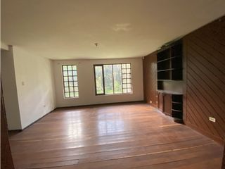 Foto 5 de Monteserrín, Casa en Venta, 397.91m2, 5 Habitaciones