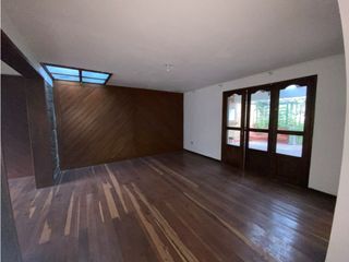 Foto 6 de Monteserrín, Casa en Venta, 397.91m2, 5 Habitaciones