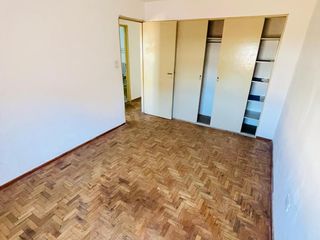 Foto 13 de Departamento en Venta de 2 Dormitorios, Barrio Centro con Escritura