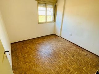 Foto 10 de Departamento en Venta de 2 Dormitorios, Barrio Centro con Escritura