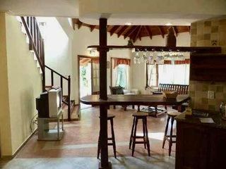 Foto 1 de Casa en venta - 5 Dormitorios 4 Baños - Cocheras - 1500Mts2 - Cariló