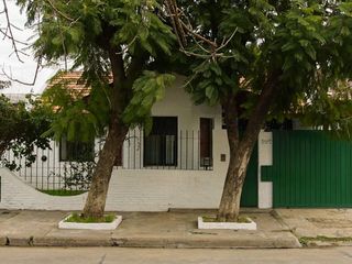 Foto 2 de Casa Céntrica en Lobos