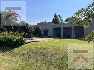 Foto 3 de Casa en una planta en  Barrio San Isidro Labrador al GOLF.