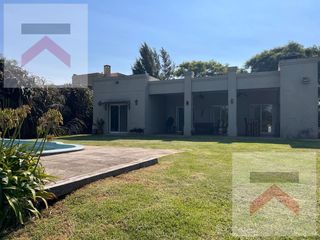 Foto 33 de Casa en una planta en  Barrio San Isidro Labrador al GOLF.