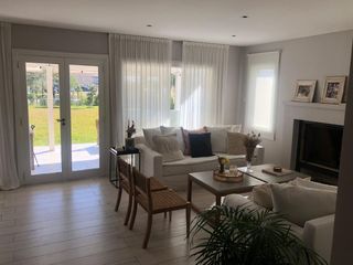 Foto 2 de Casa en venta - 5 dormitorios 3 baños - 200mts2 - El Canton