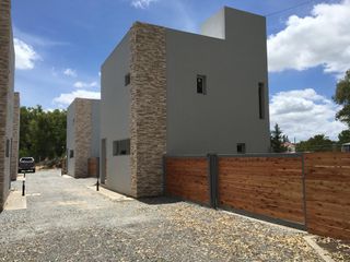 Foto 3 de Casa en venta Gonnet - Barrio San Antonio - Dacal Bienes Raíces