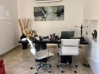Foto 8 de Venta de hermosa casa en Barrio Castores fondo al lago con pileta y 4 dormitorios