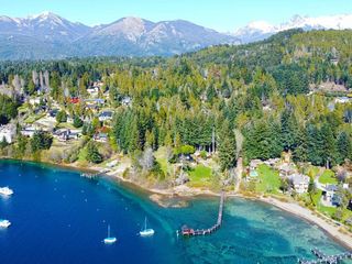 Foto 2 de Venta Lujosa Casa orillas del lago Nahuel Huapi - Bariloche Patagonia Argentina
