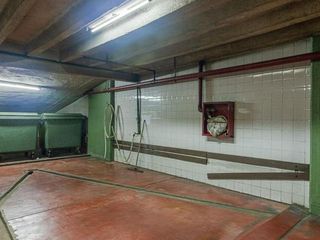 Foto 5 de VENTA COCHERA GRANDE CUBIERTA - EDIFICIO CATEGORÍA - SEGURIDAD 24 HS - RETIRO