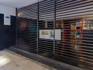 Foto 3 de VENTA COCHERA GRANDE CUBIERTA - EDIFICIO CATEGORÍA - SEGURIDAD 24 HS - RETIRO
